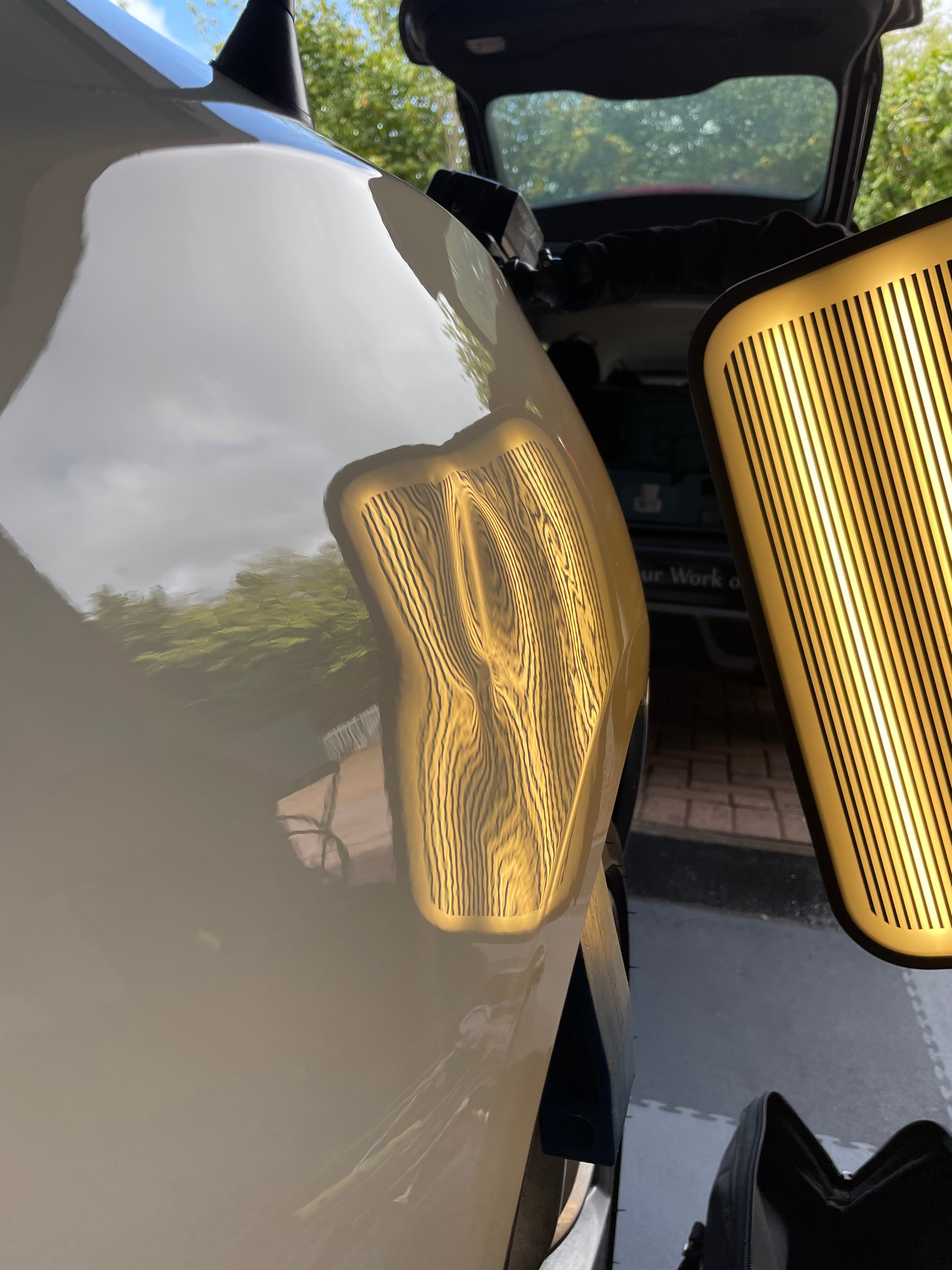 PDR lamp technique being applied to car roof